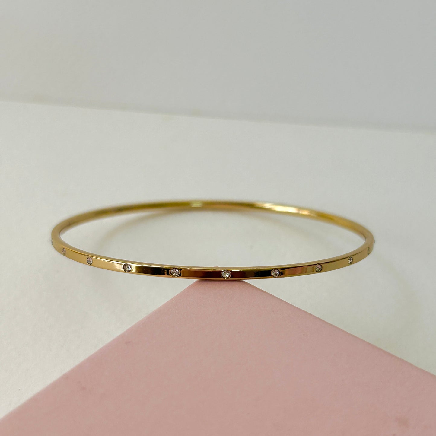 Sleek bangle (one size)
