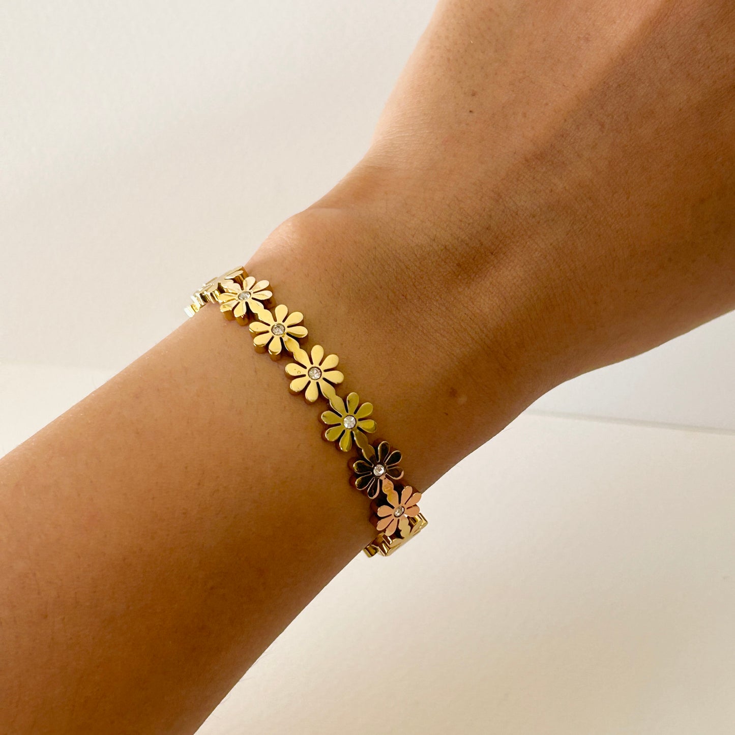 Daisy bangle (small size)