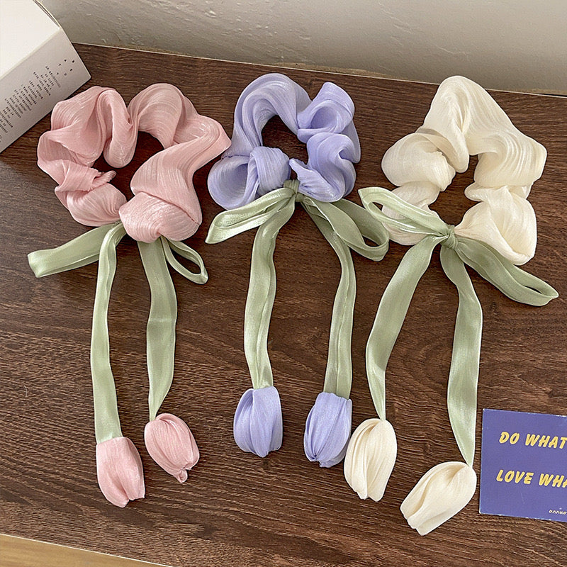 Tulip scrunchie