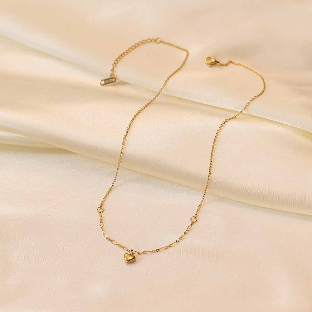 Tiny heart chain