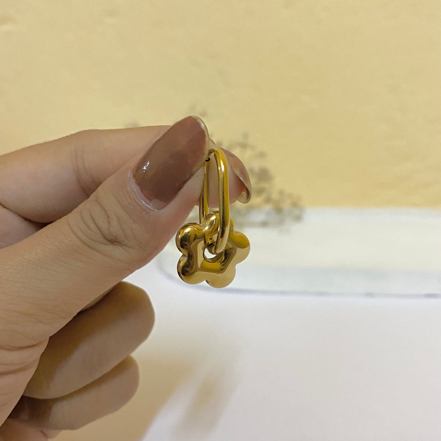 Detachable flower Huggies