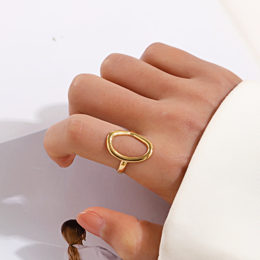 Oval ring