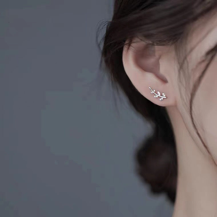 Leafy studs S925