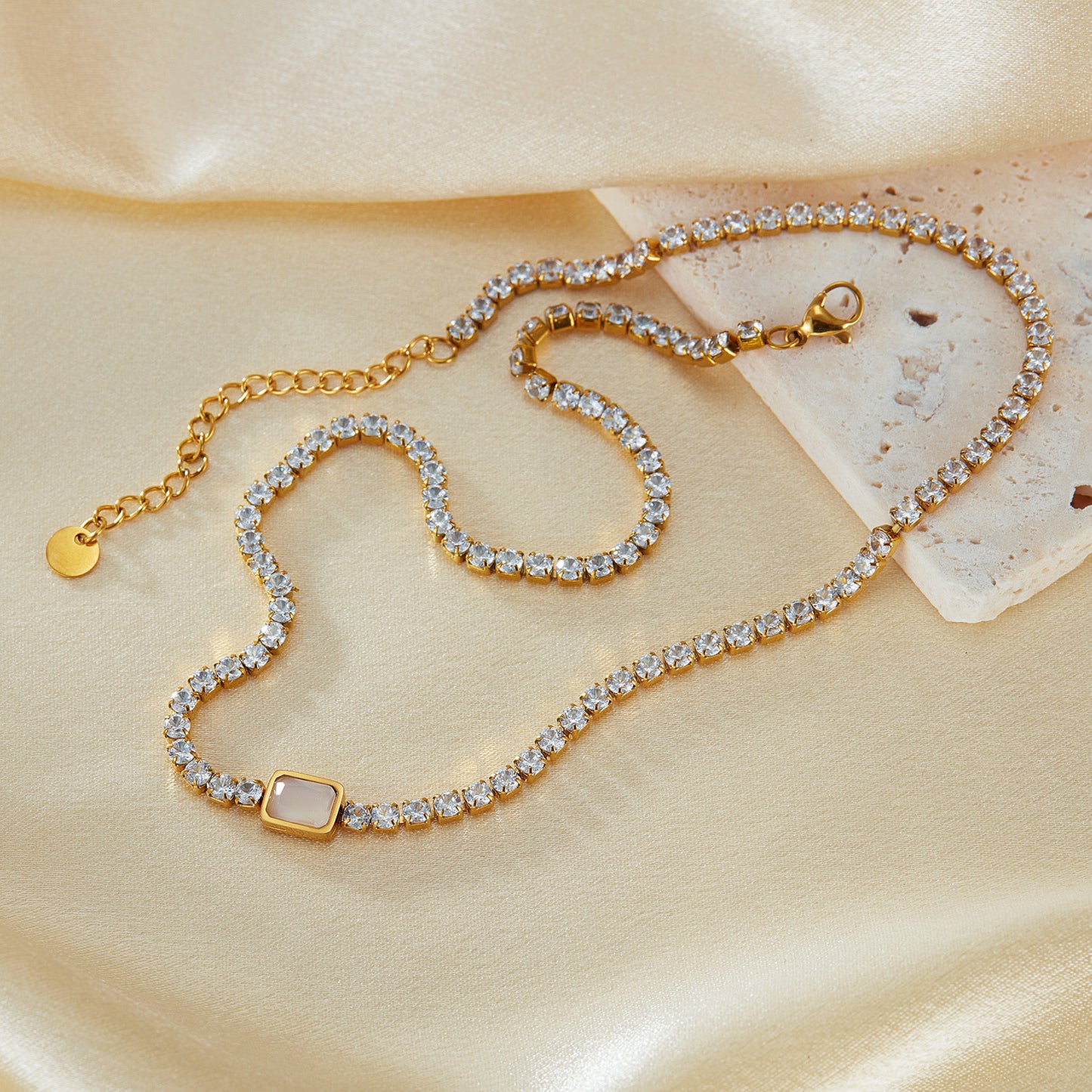 Diva necklace
