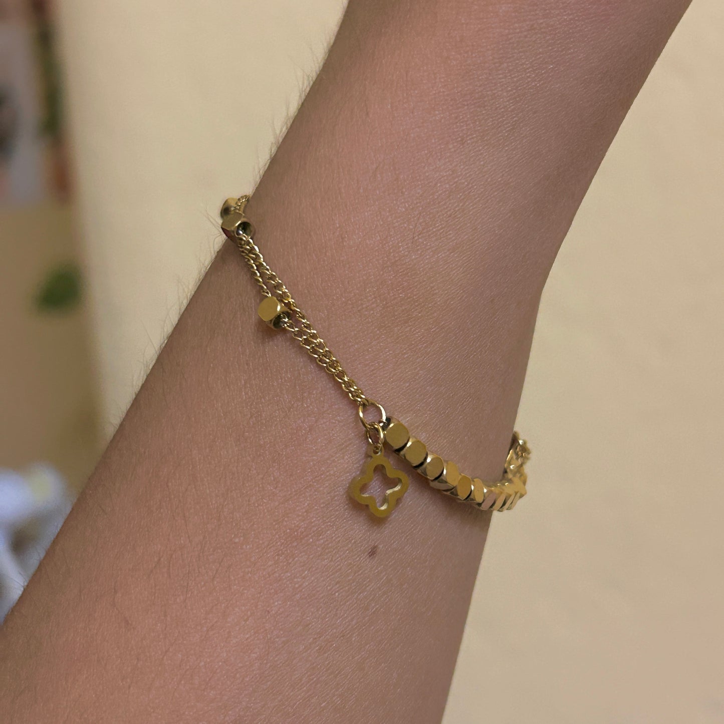 Clover charm bracelet