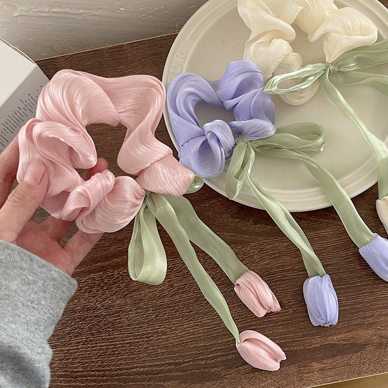 Tulip scrunchie