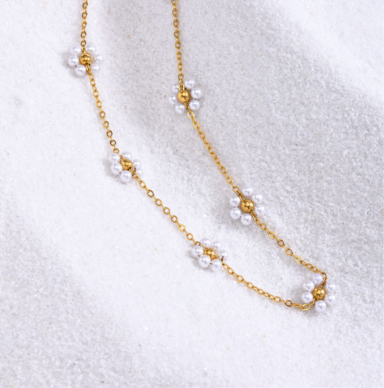 Pearl flower necklace