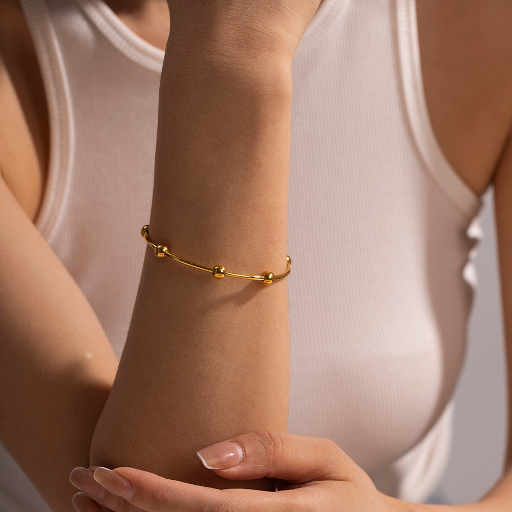 Bead bracelet cuff