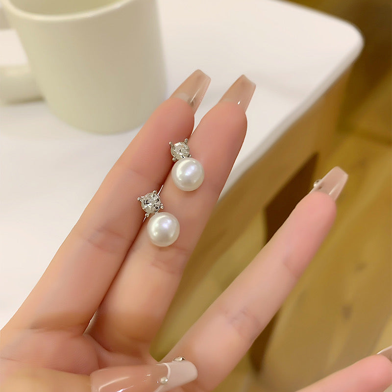 Pearl studs