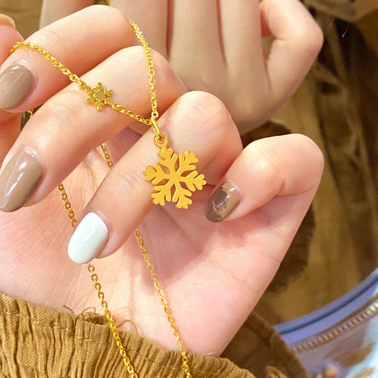 Snowflakes necklace