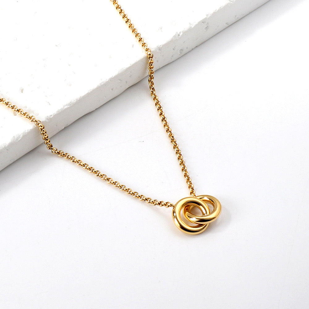 Interlock necklace