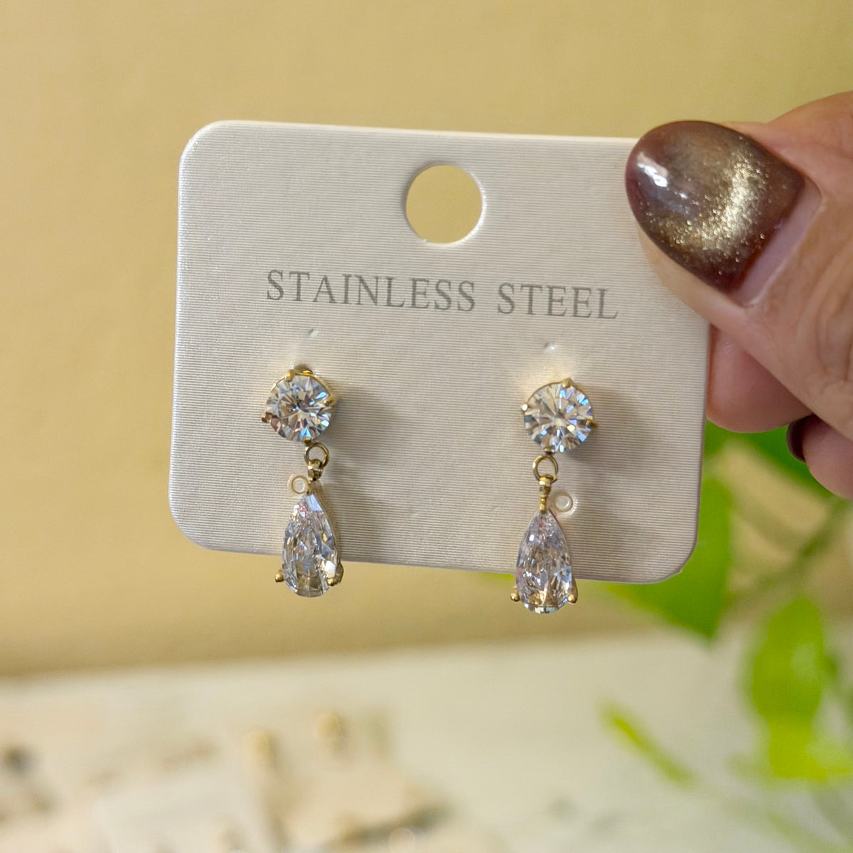 Grace drop earrings (round)