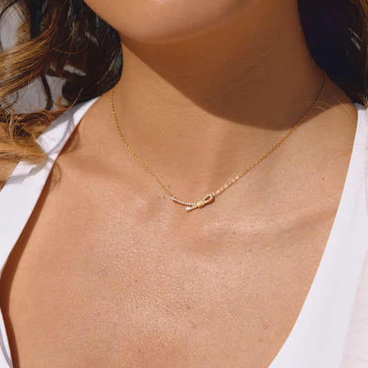 Sera studded knot chain
