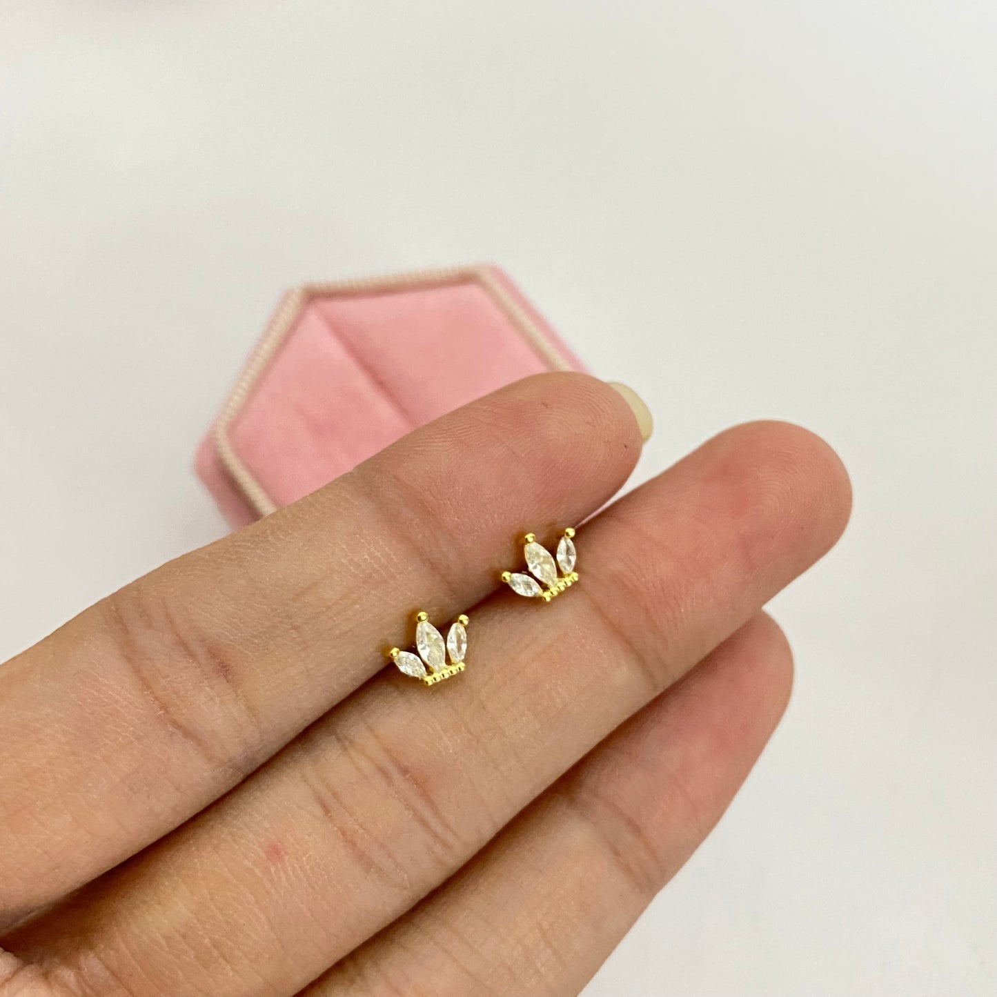 Crown studs