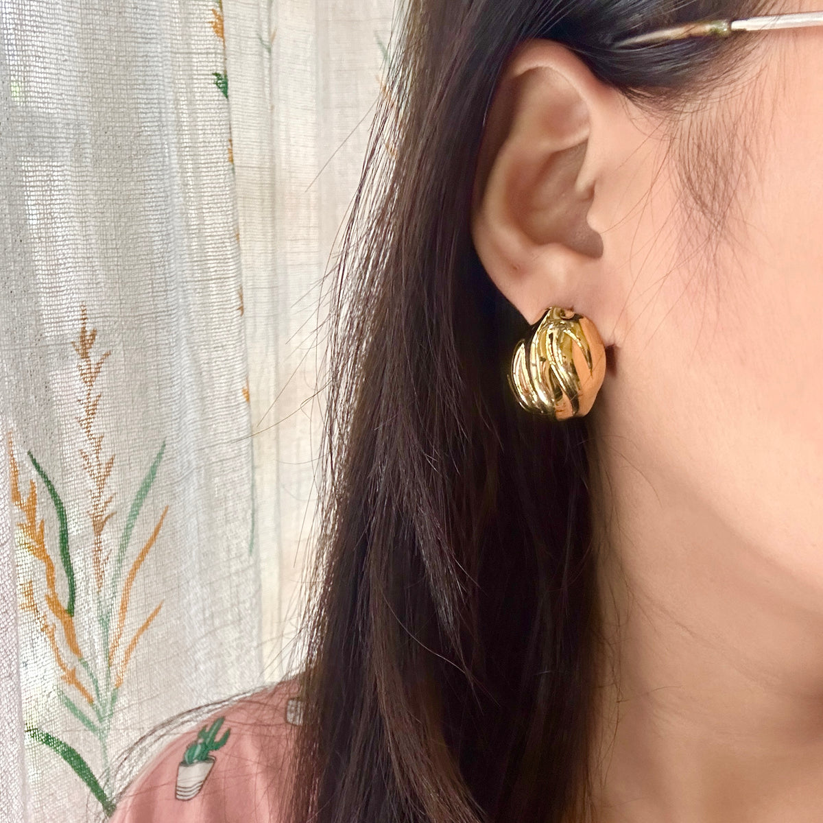 Chunky swirl studs