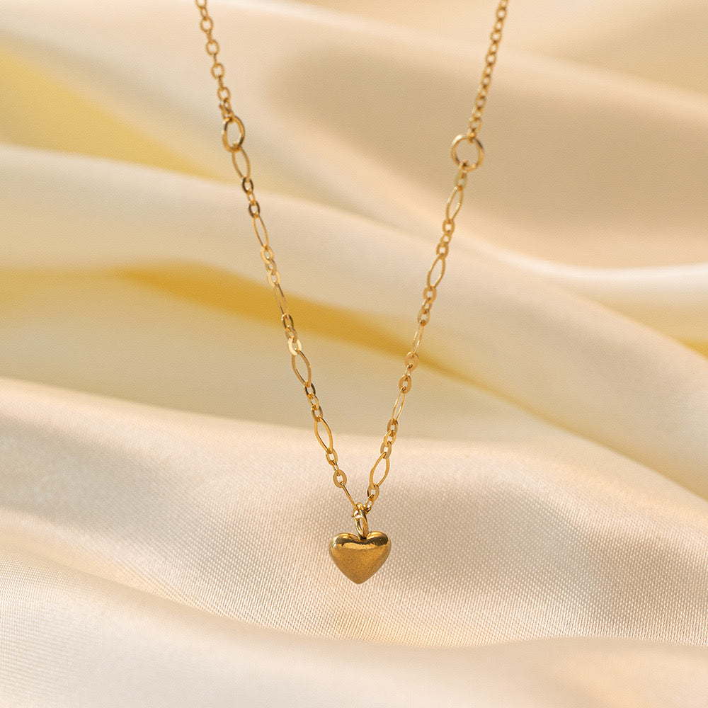 Tiny heart chain