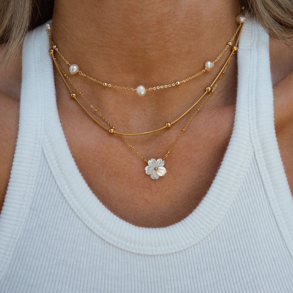 White flower necklace