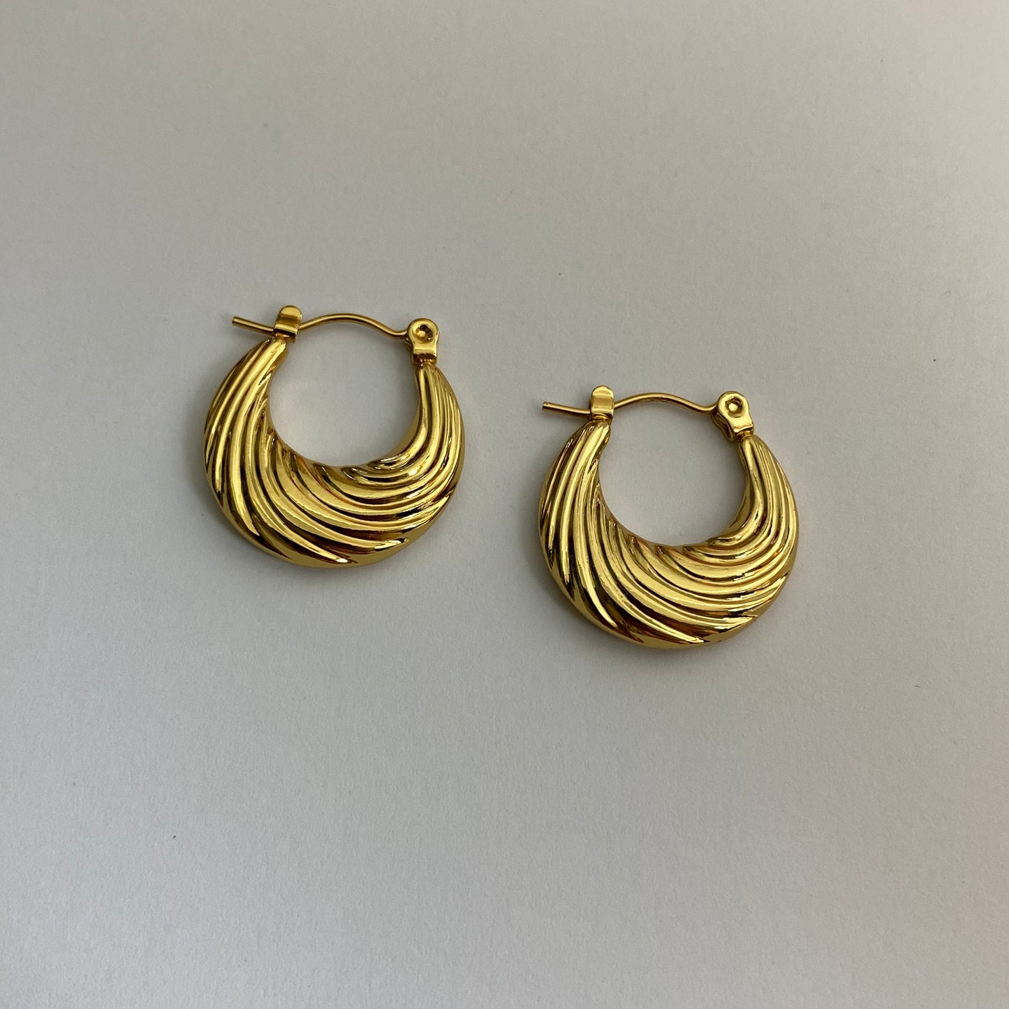 Swirl hoops