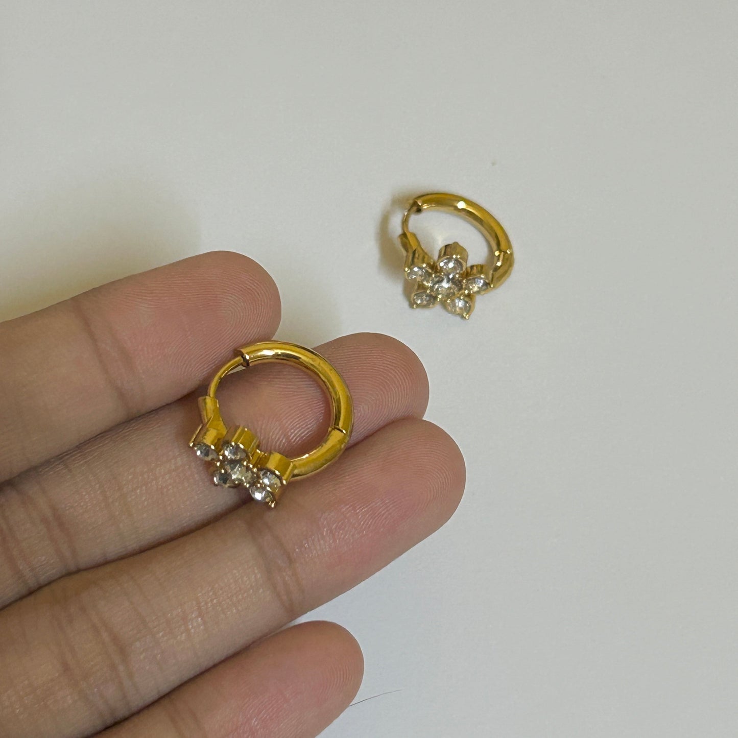 Velora hoops