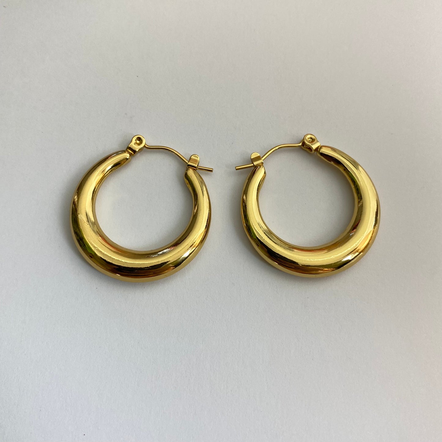 Thick round hoops