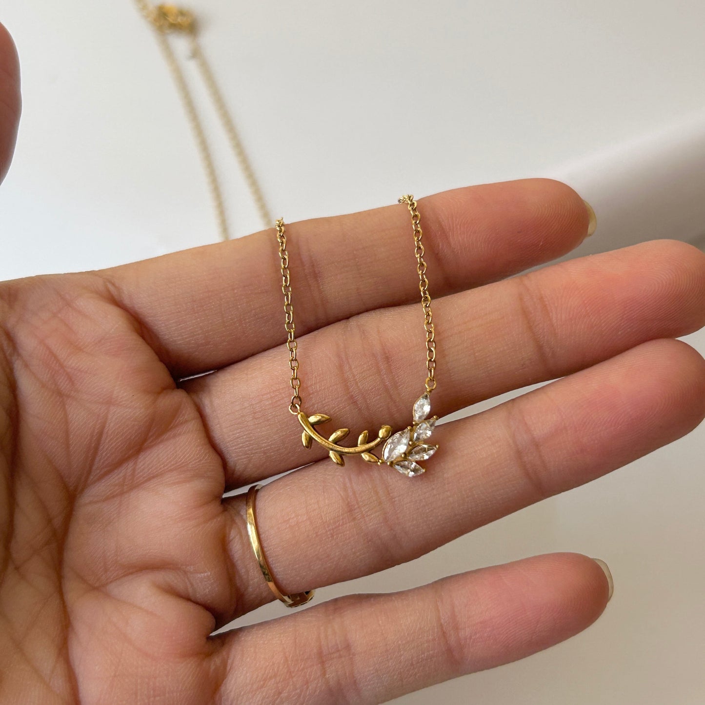 Leafy necklace