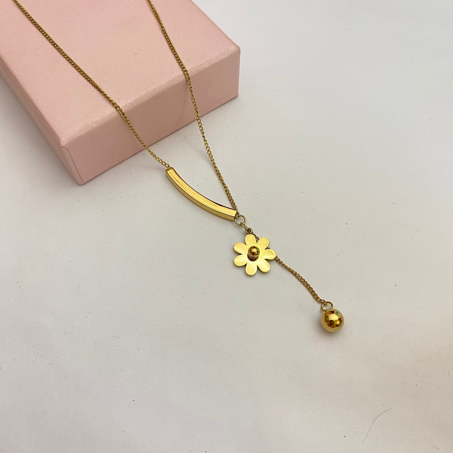 Daisy drop necklace