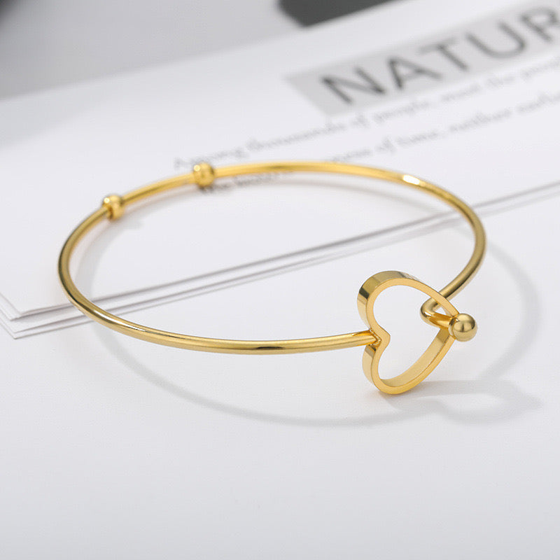 Slim Heart Bracelet