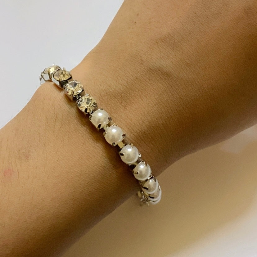 Half pearl half stone bracelet