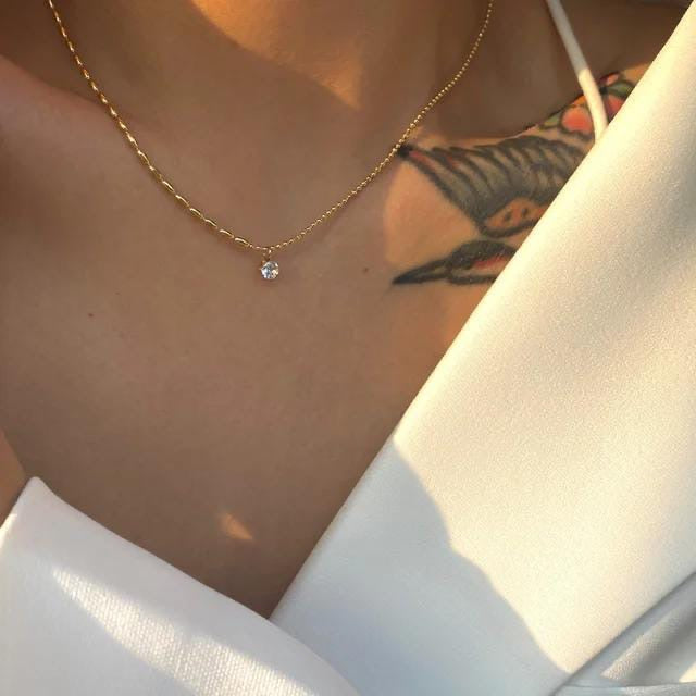 Solitaire necklace