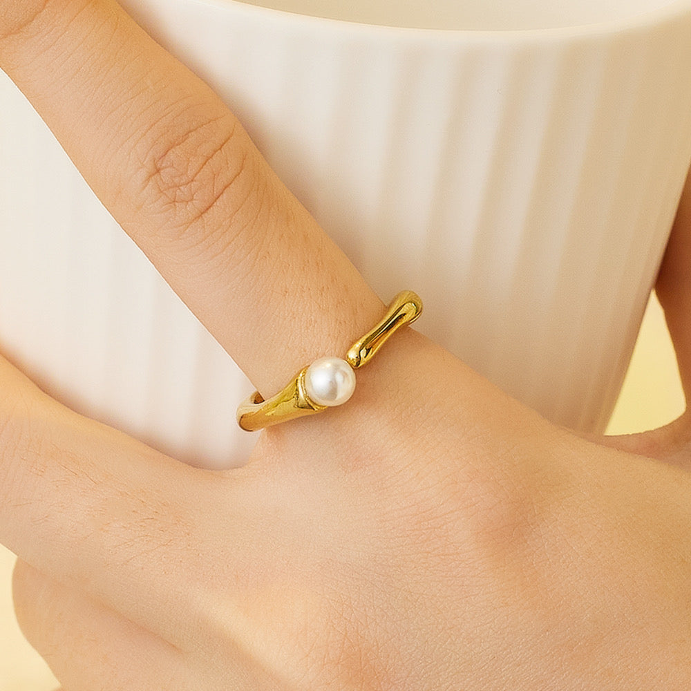 Pearl ring-18k