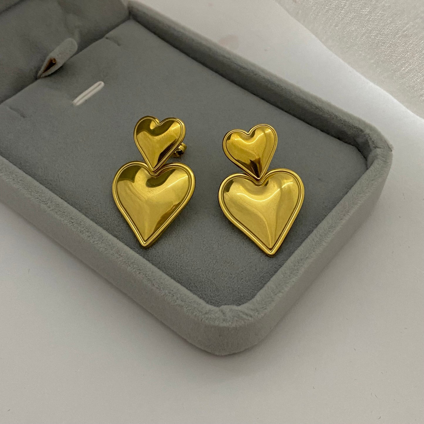 Dual heart earring (length-3.2cms)