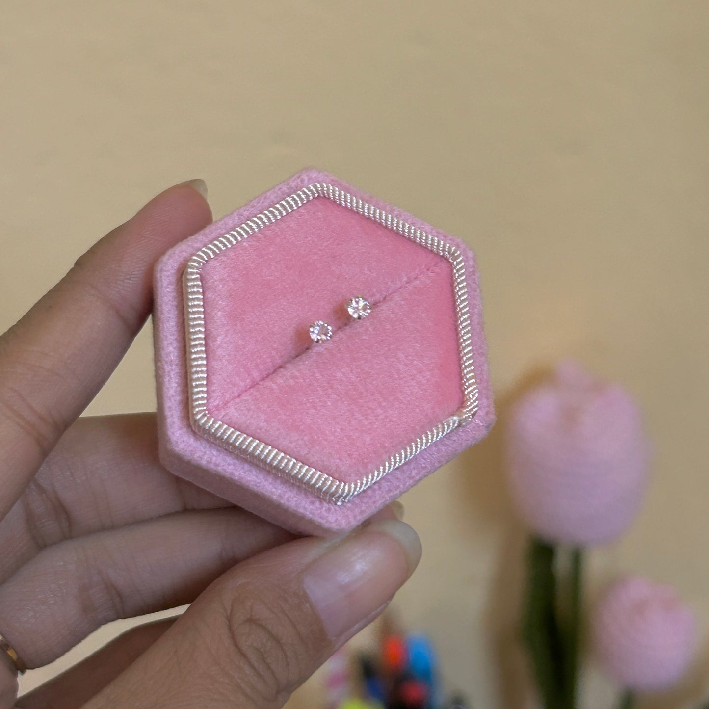 Light pink studs (3mm)