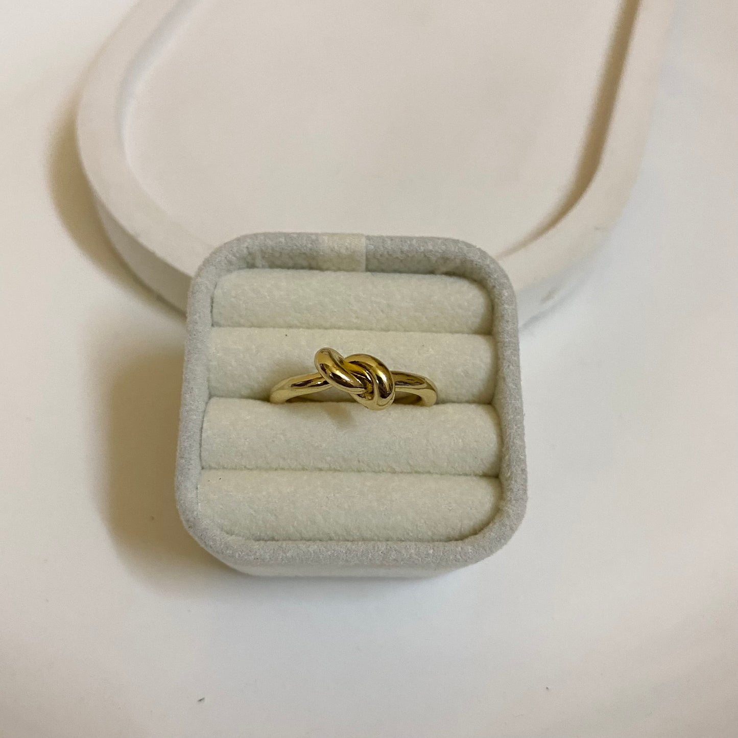 Knot ring