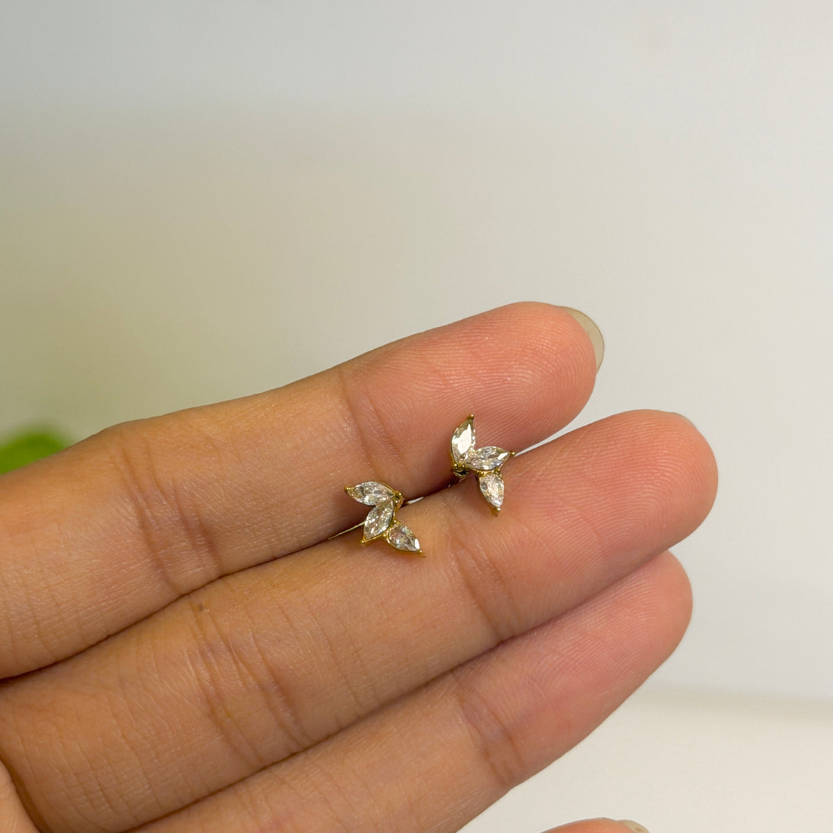 Leafy studs