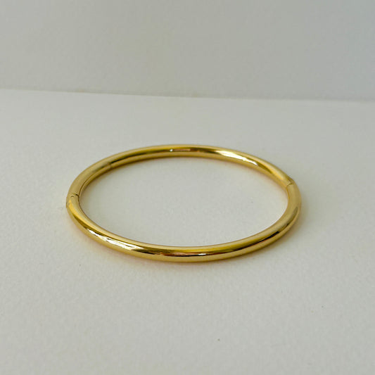 Plain round bangle