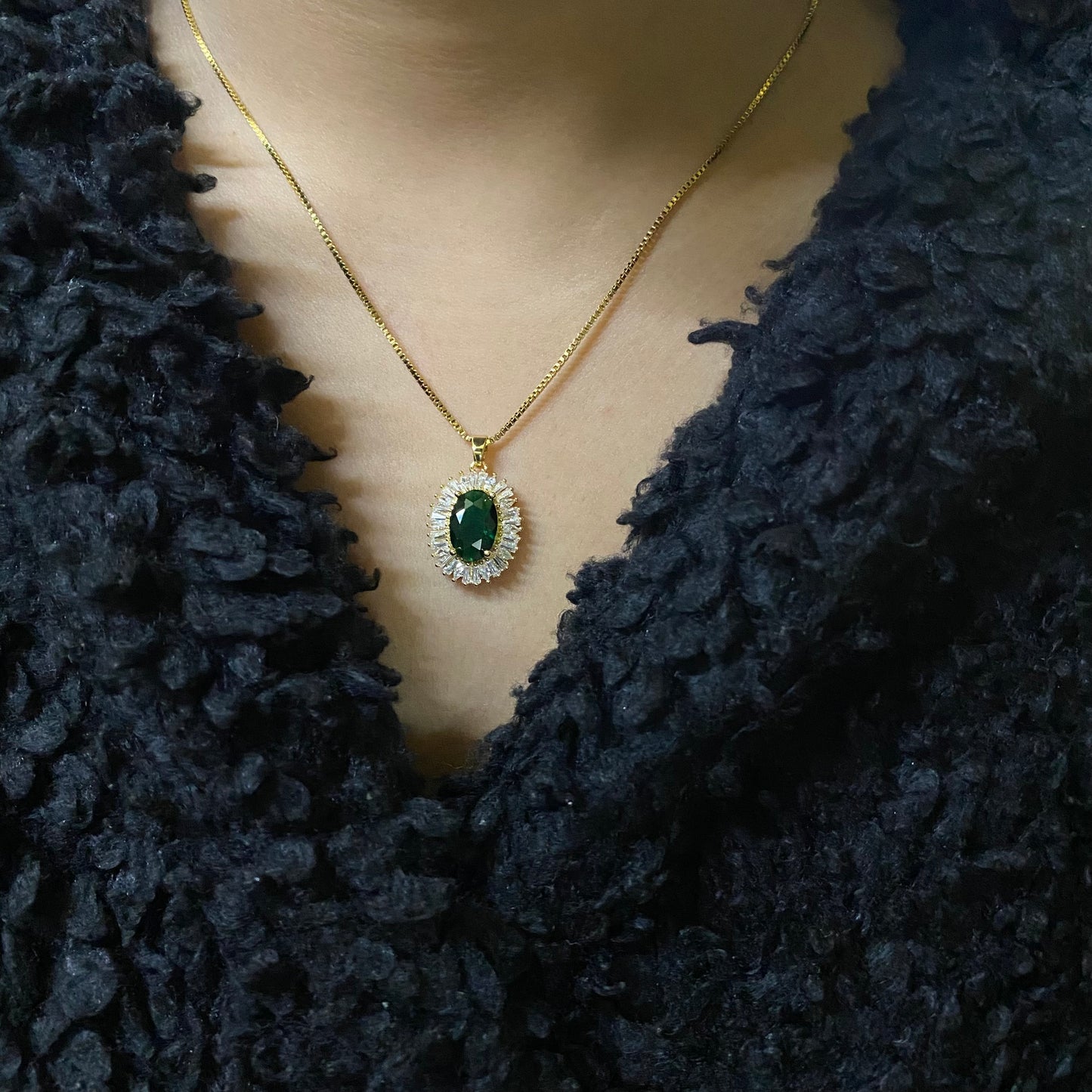 Emerald stone necklace