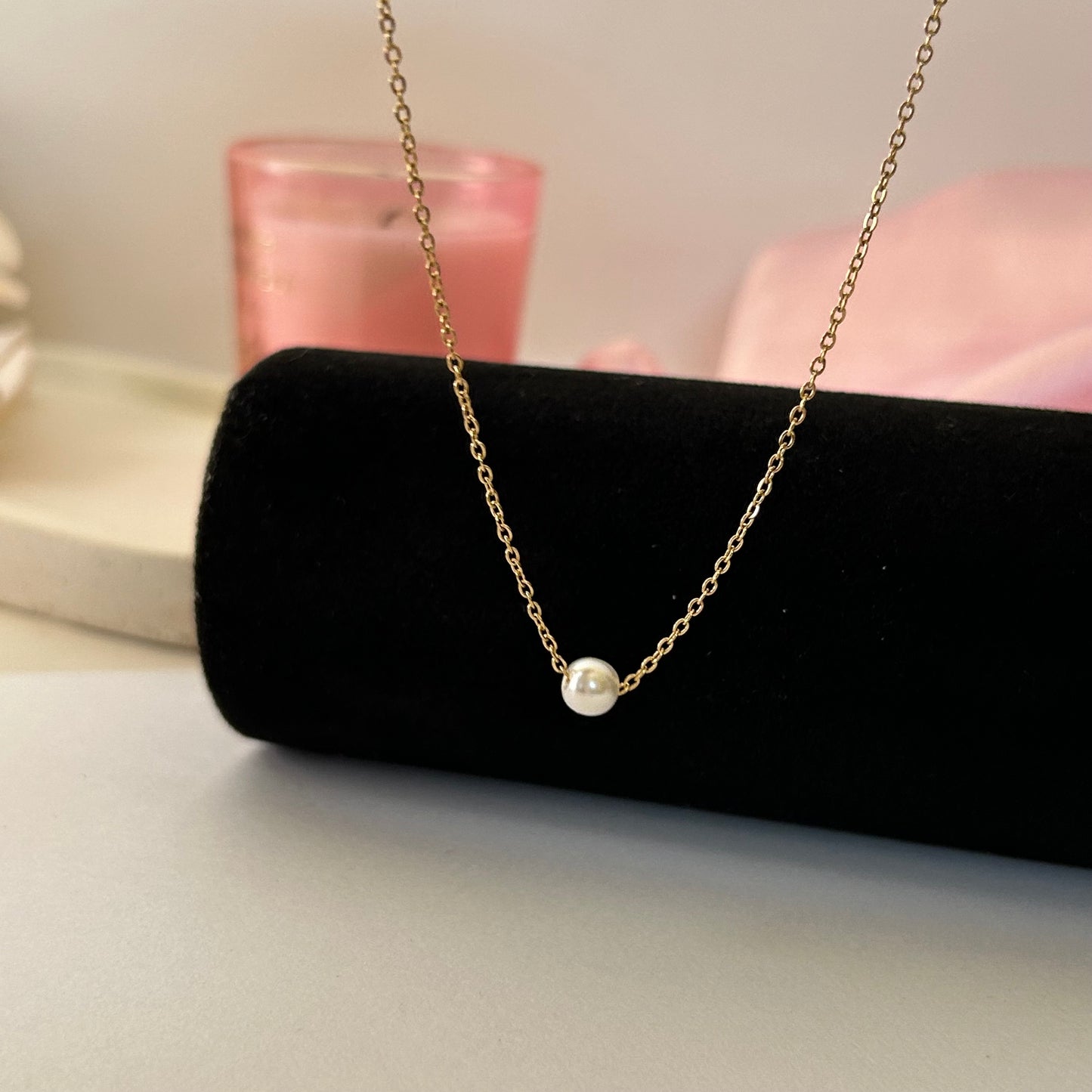 Small pearl necklace