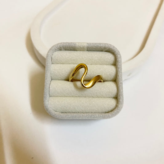 Wavy Ring