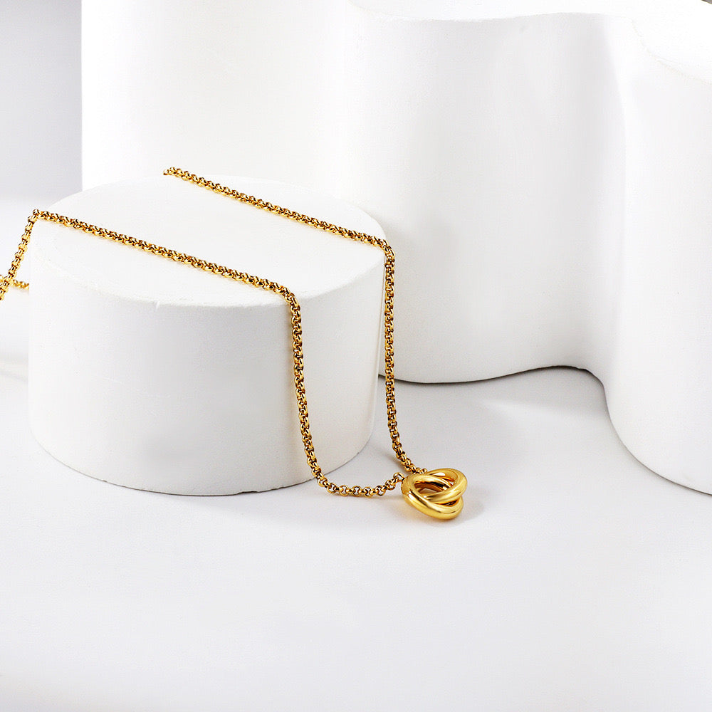 Interlock necklace