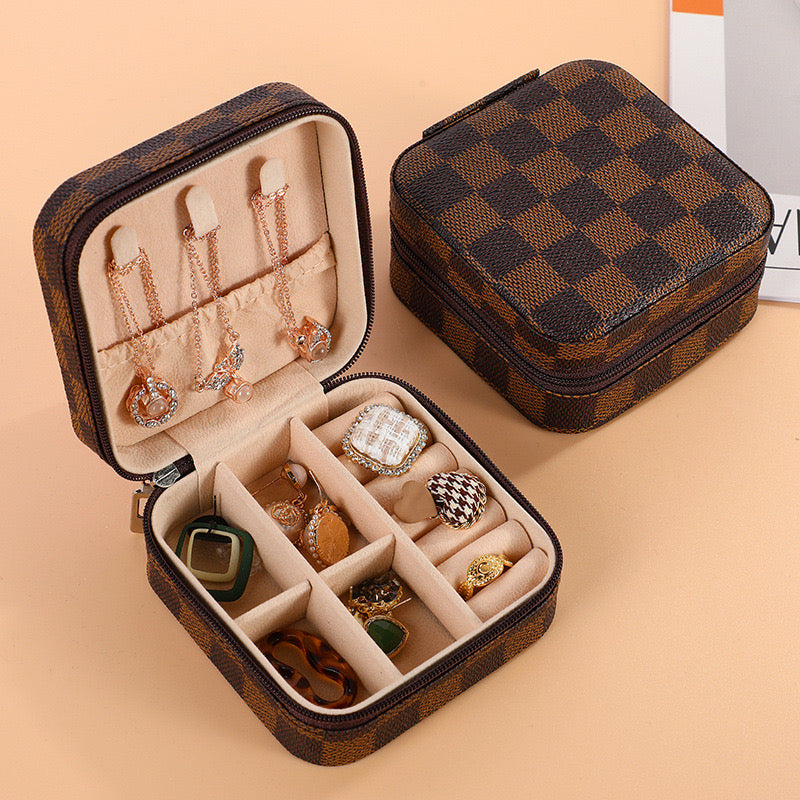 Travel jewellery box