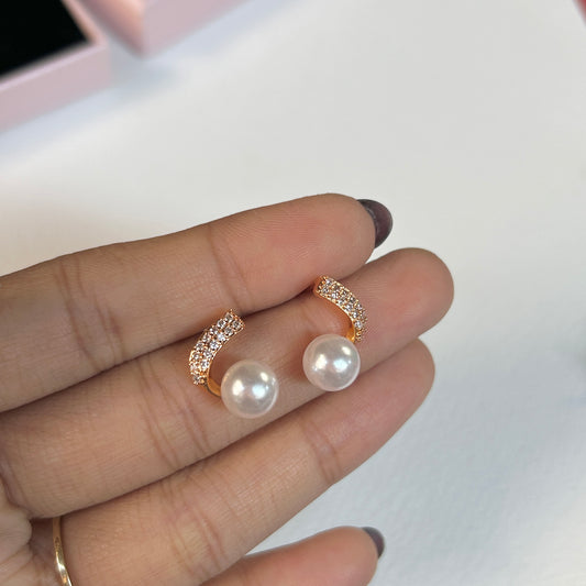 Zaha pearl studs