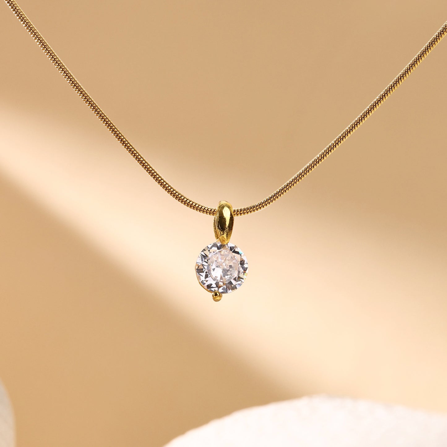 Liza solitaire necklace