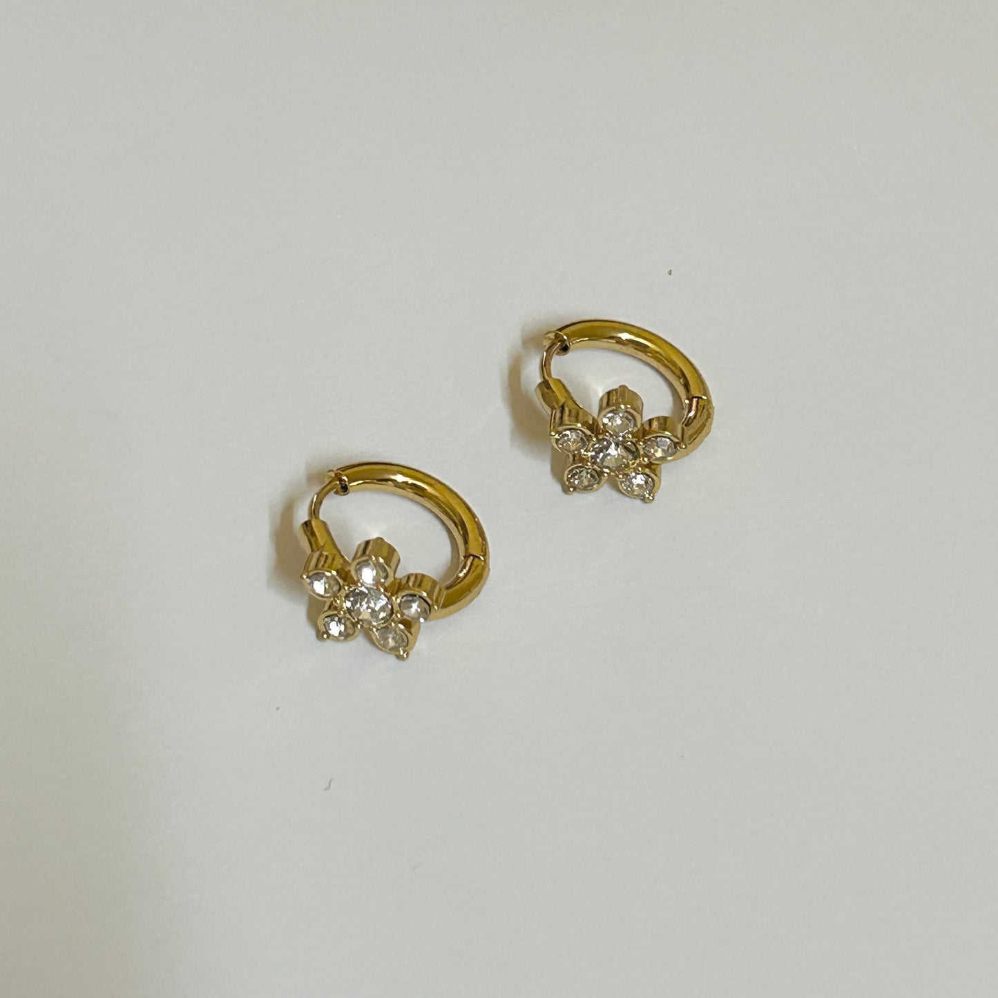 Velora hoops