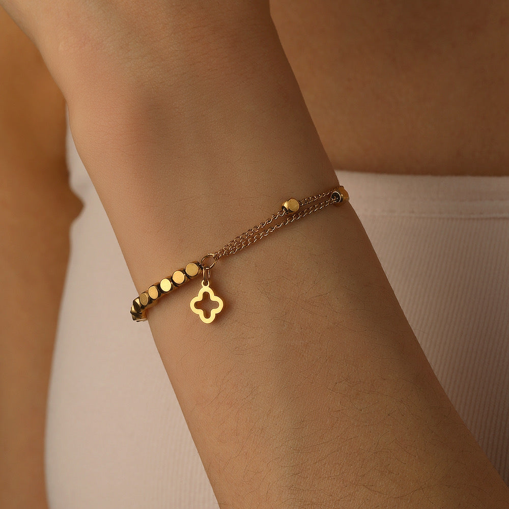 Clover charm bracelet
