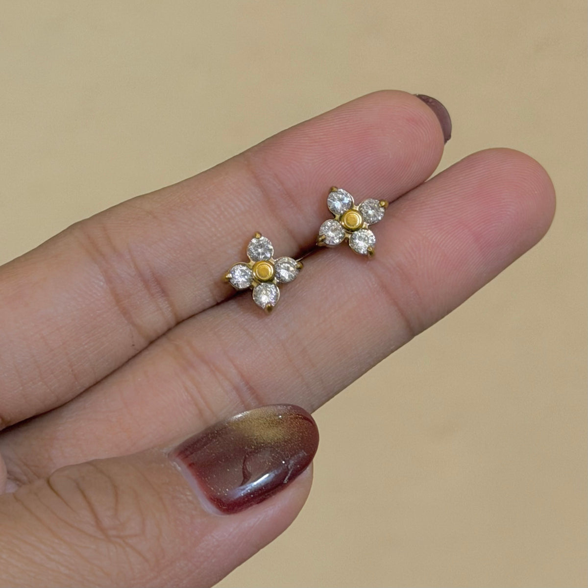 Flora petal studs