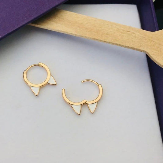 Kitty ear