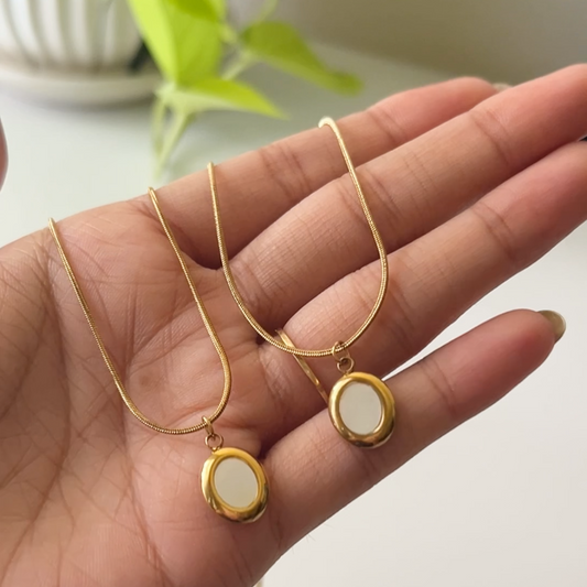 Oval necklace