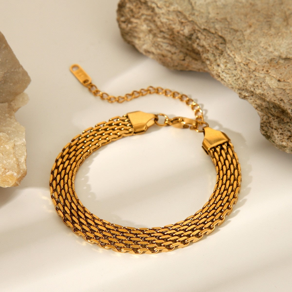 Thick link bracelet
