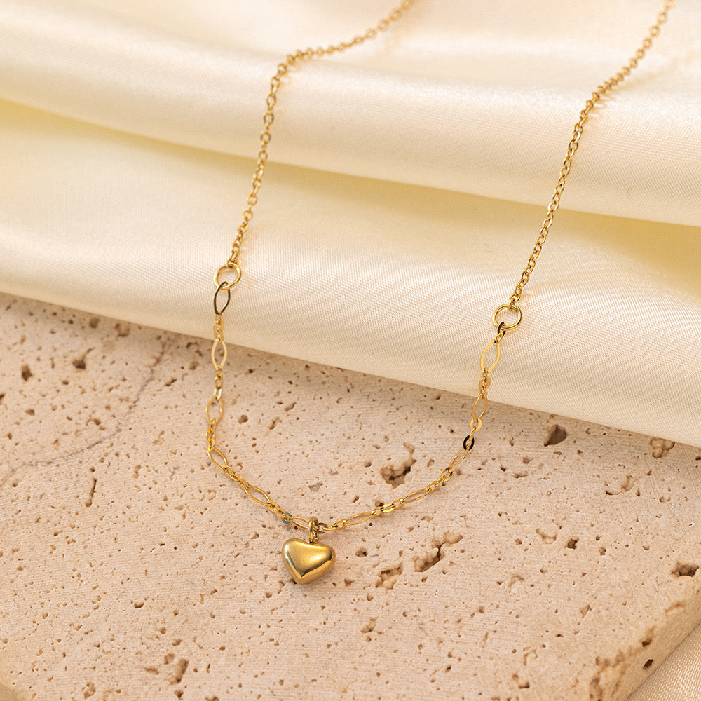 Tiny heart chain