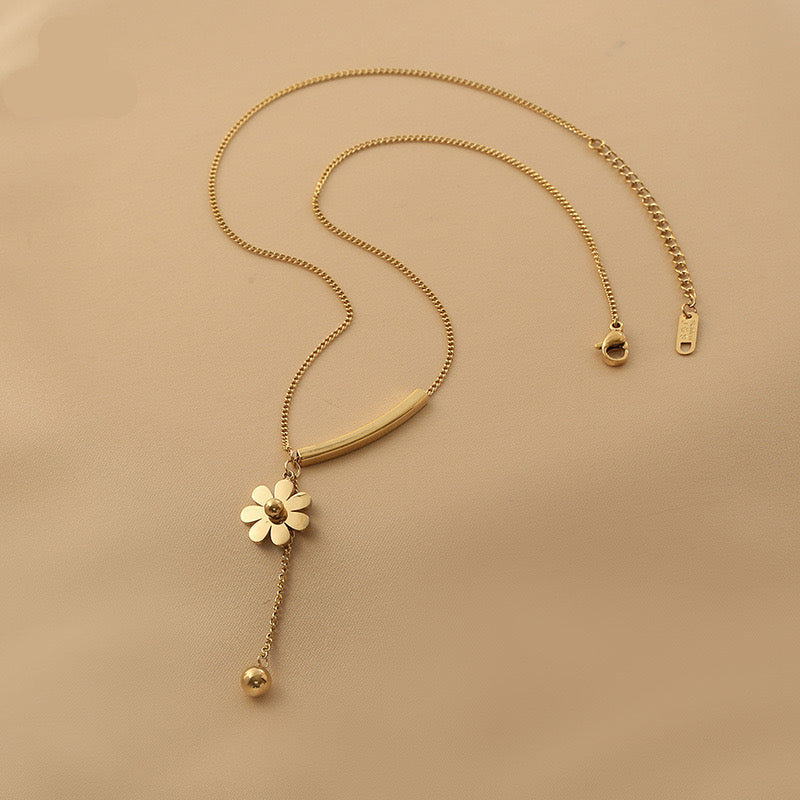 Daisy drop necklace